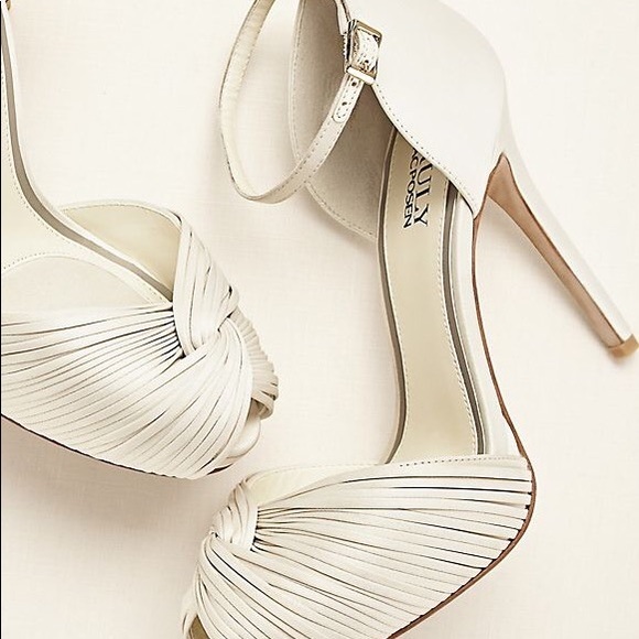 Truly Zac Posen - Picture 6 of 8